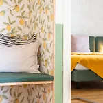 Apartment Le Saint Michel,dernier Etage, Vieux Menton, Zone Pietonne Menton