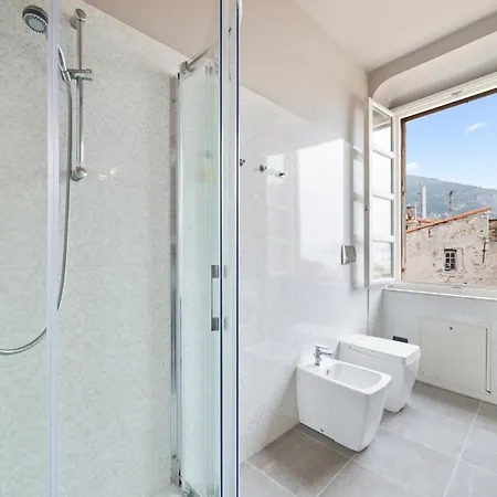 Apartament Le Saint Michel,dernier Etage, Vieux Menton, Zone Pietonne