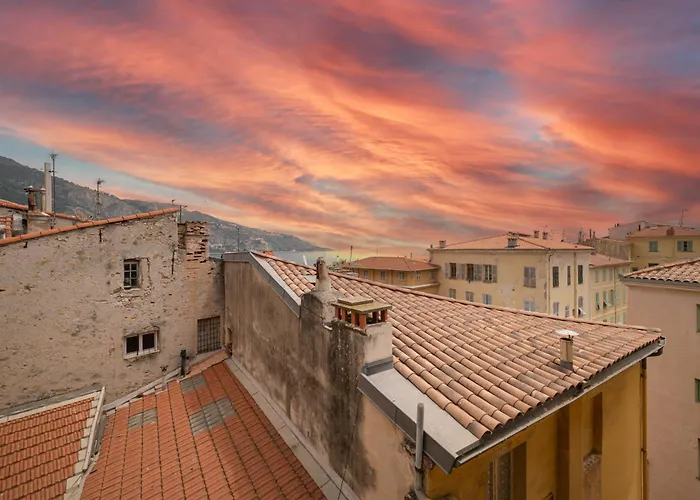 Apartment Le Saint Michel,dernier Etage, Vieux Menton, Zone Pietonne Menton