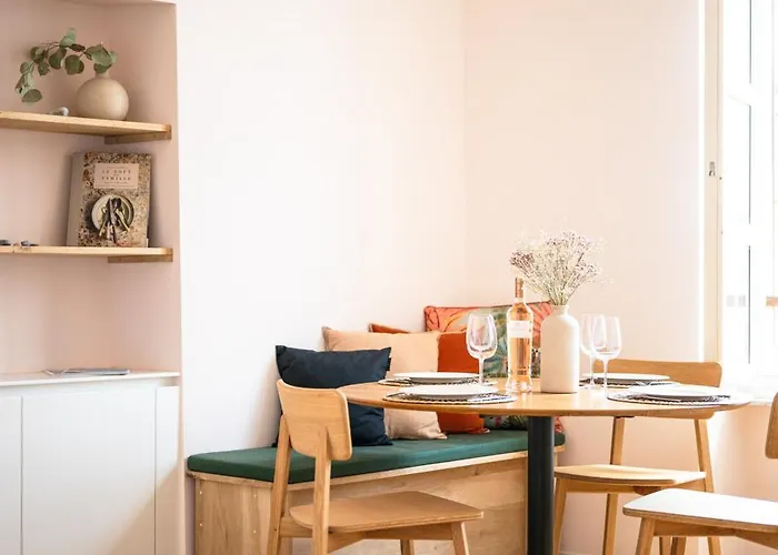 Le Saint Michel,dernier Etage, Vieux Menton, Zone Pietonne מנטון