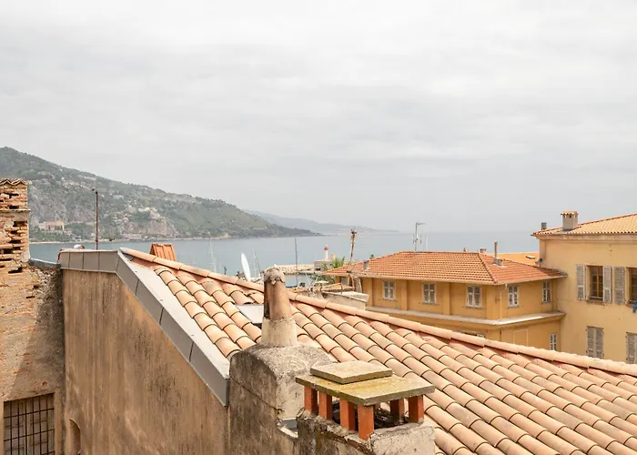 Le Saint Michel,dernier Etage, Vieux Menton, Zone Pietonne