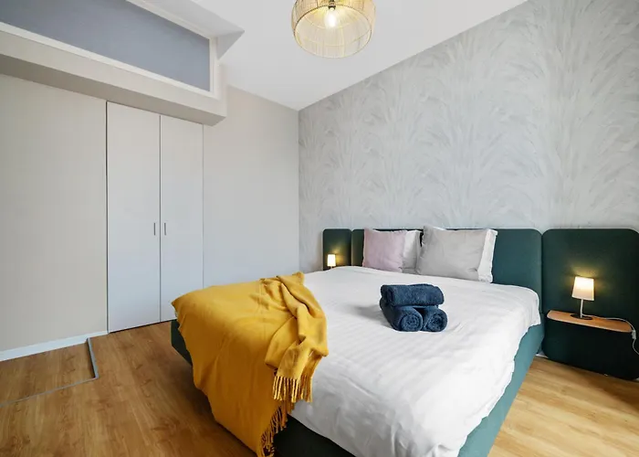 Apartment Le Saint Michel,dernier Etage, Vieux Menton, Zone Pietonne