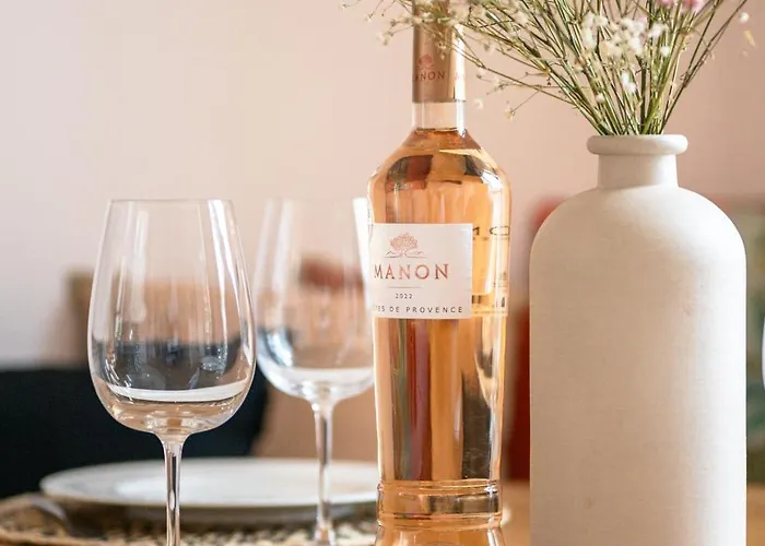 Le Saint Michel,dernier Etage, Vieux Menton, Zone Pietonne Menton